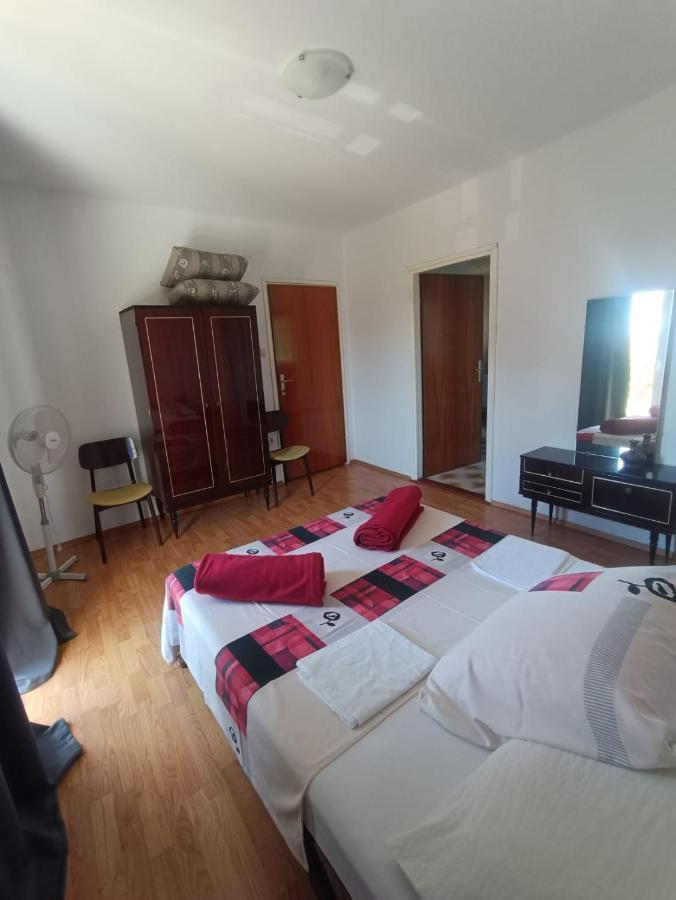Tribunj Apartmani Exteriör bild