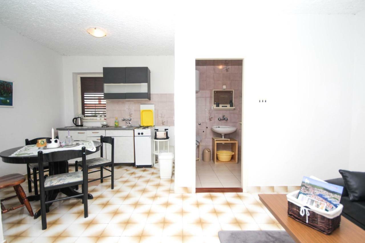 Tribunj Apartmani Exteriör bild